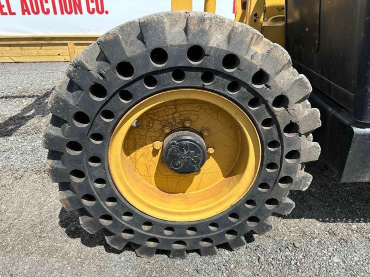 1999-caterpillar-th82-image-18
