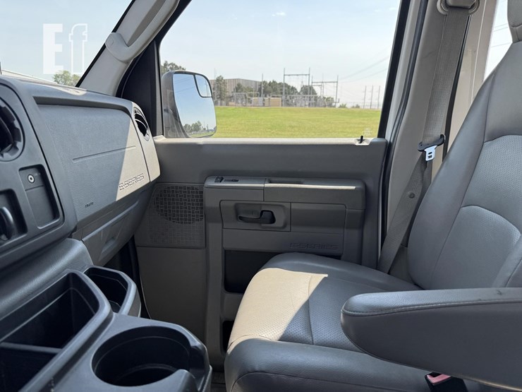 2012-ford-e250-image-17