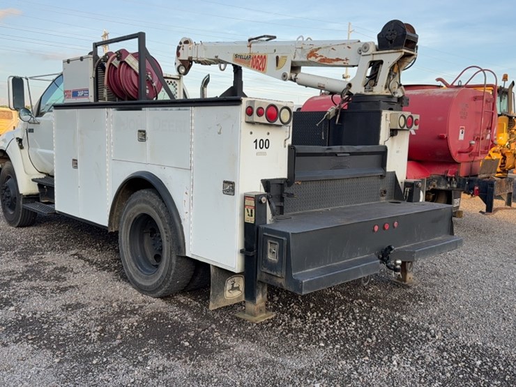 2005-ford-f750-image-13