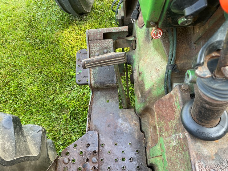 john-deere-2440-image-19