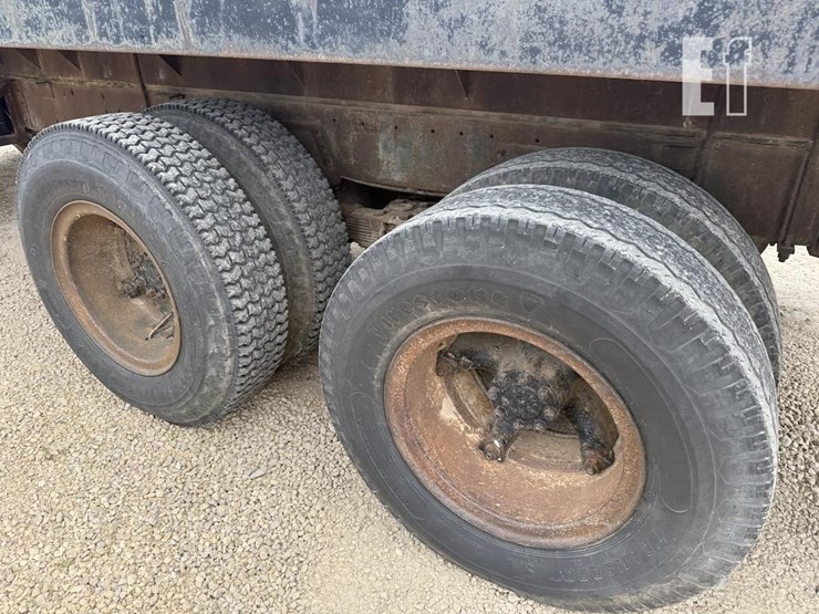 1972-ford-l9000-image-7