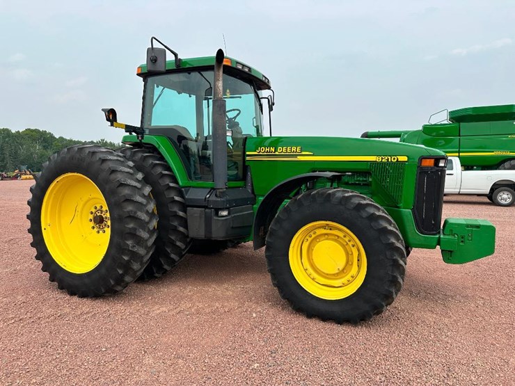 john-deere-8210-image-3
