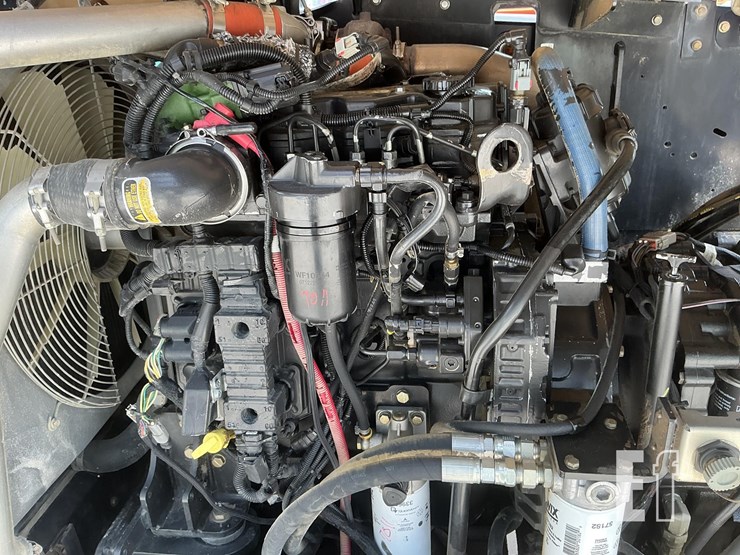 2015-jlg-g10-55a-image-11