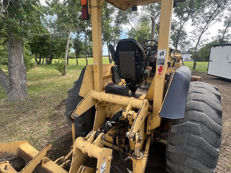2006-deere-210le-image-4