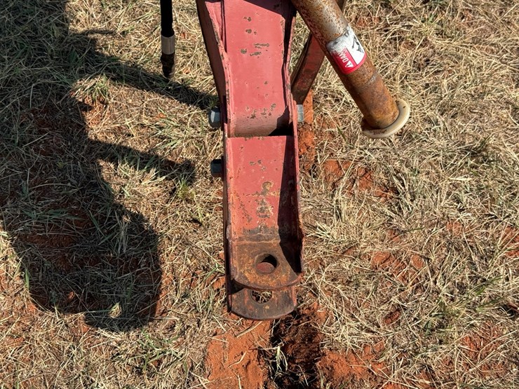 new-holland-660-image-19