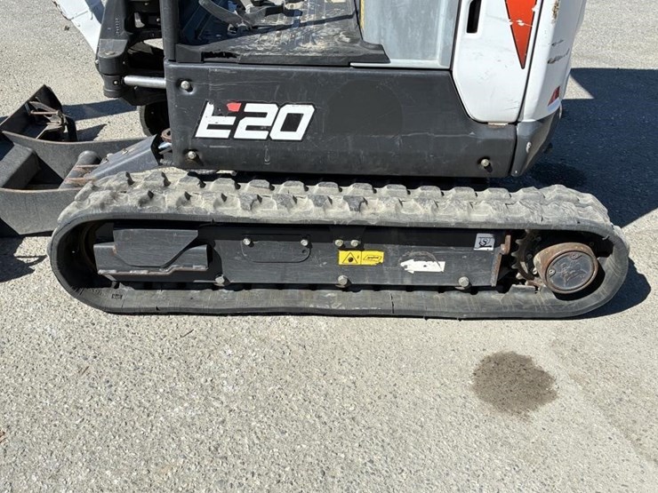 2020-bobcat-e20-image-11