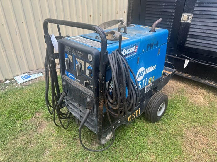 miller-bobcat-250-welder/generator-on-cart-image-1