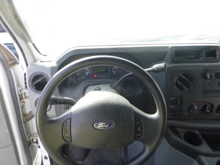 2012-ford-e350-image-18