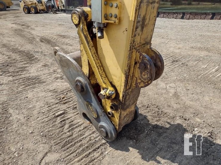 2011-komatsu-pc228us-lc-8-image-16