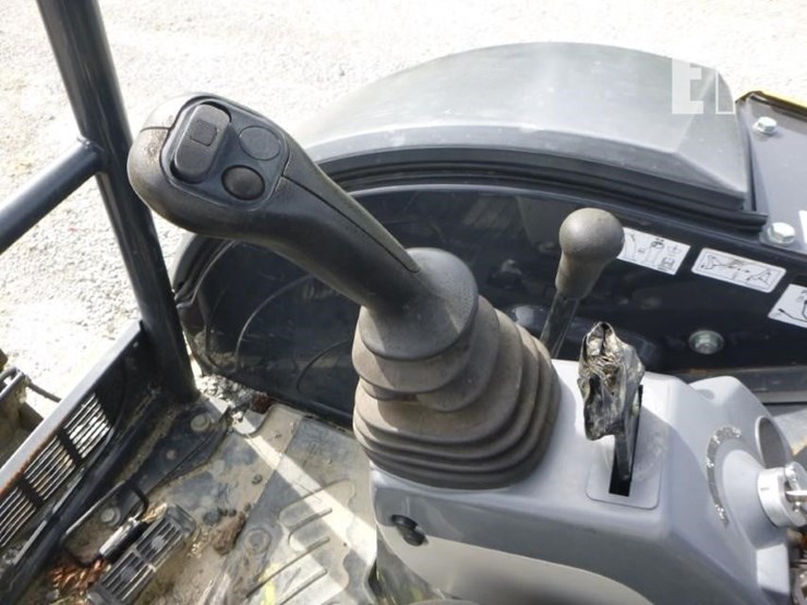 2022-deere-26g-image-8