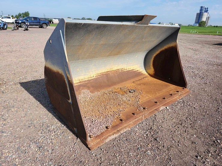 2022-liebherr-l538-bucket-image-2