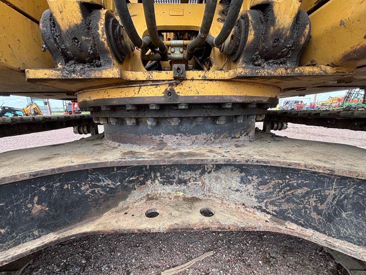 caterpillar-322cl-image-40