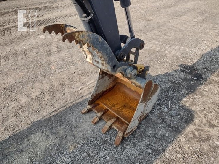 2022-deere-30g-image-18