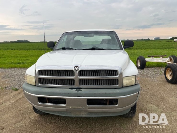 1998-dodge-ram-1500-image-2