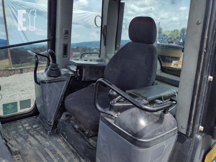 2005-caterpillar-963c-image-15