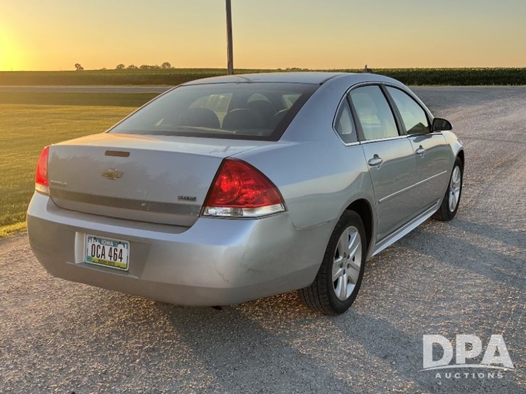 2011-chevrolet-impala-sedan-(np6086)-image-5
