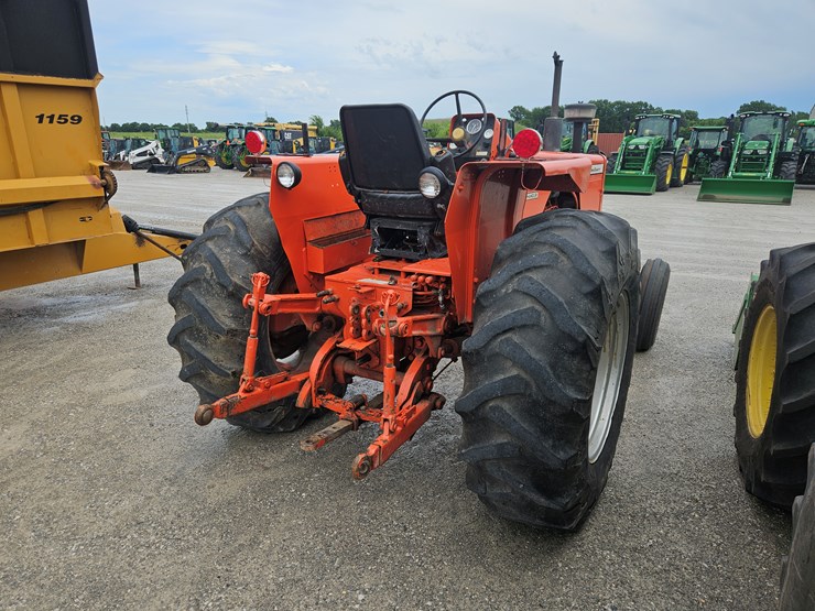 #201998-•-allis-chalmers-180-tractor-image-13