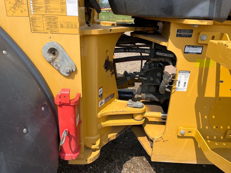 john-deere-644-image-39