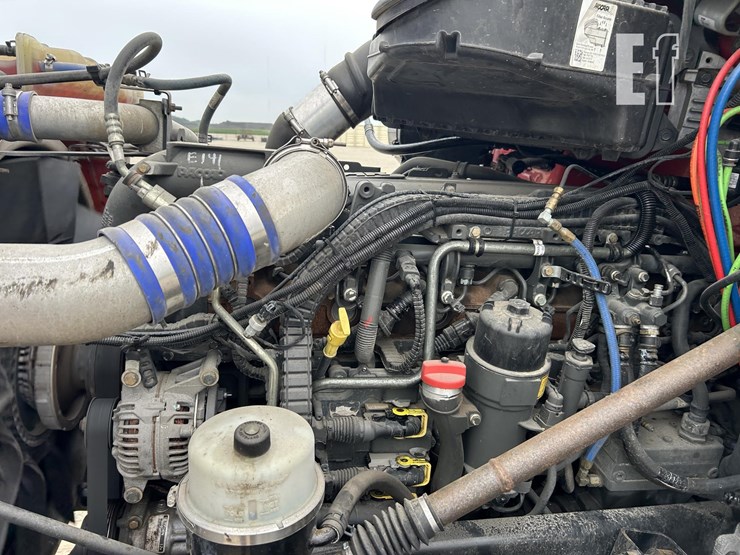 2016-kenworth-t880-image-21