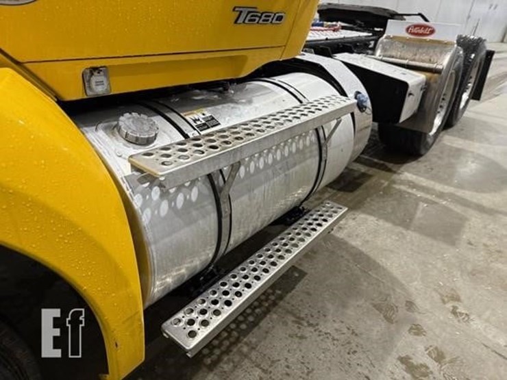 2022-kenworth-t680-image-4