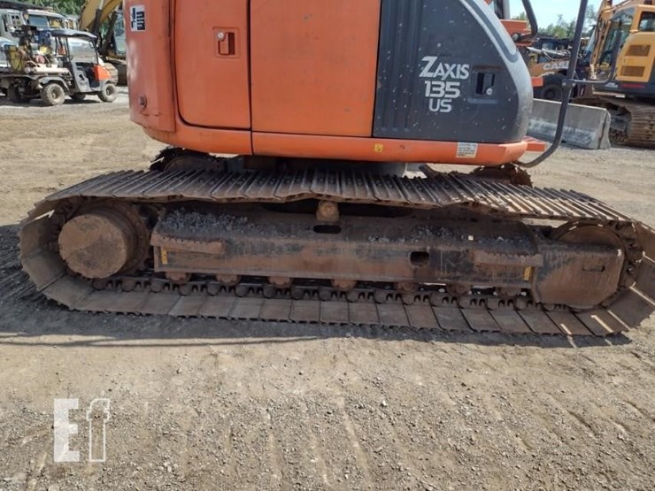 2007-hitachi-zx135us-image-21