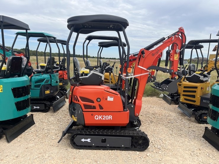 cfg-qk20r-mini-excavator-image-2