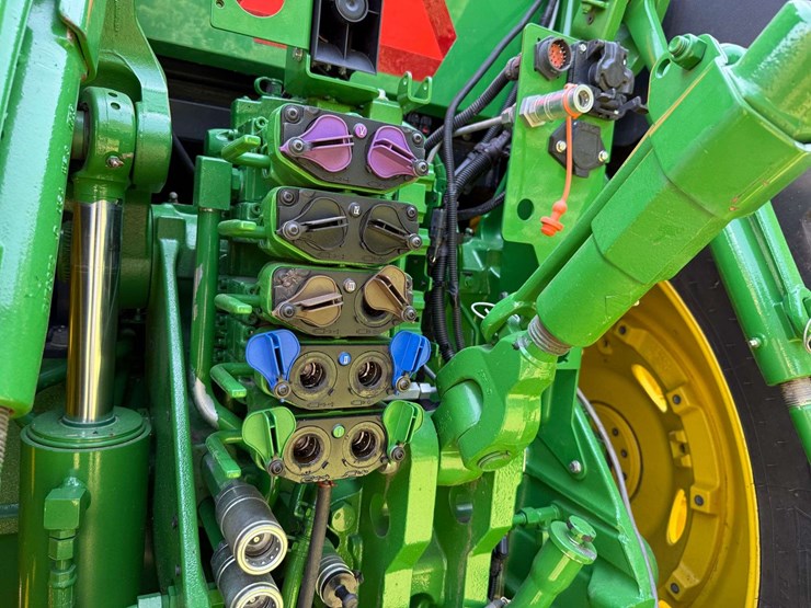 2021-john-deere-8r-340-image-55