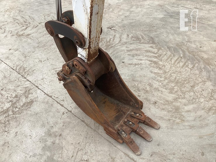 2011-bobcat-325g-image-10