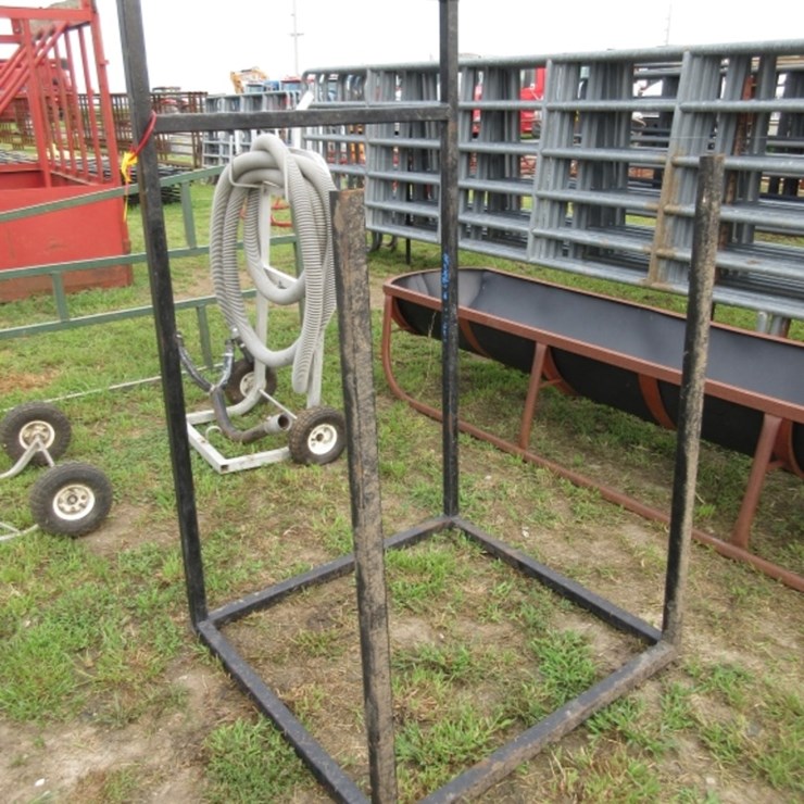 Show Livestock Tie Up Rack