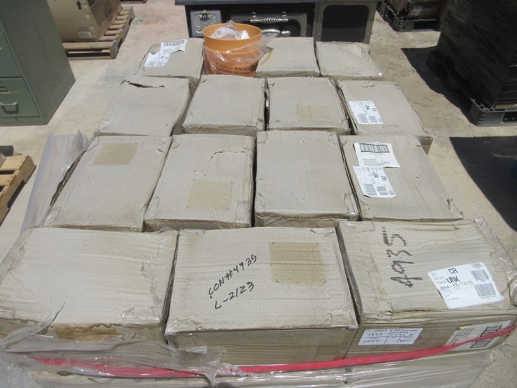 lot-of-approx-(240)-8"-plastic-planters-image-5