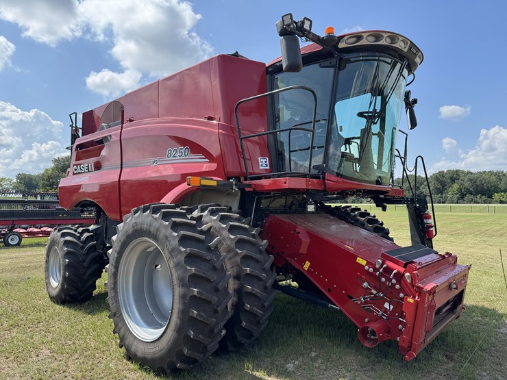 2022-case-ih-8250-image-5