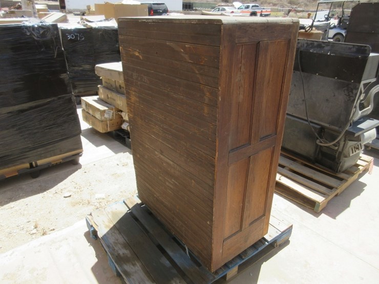lot-of-3'-x-21"-x-55"-wooden-ice-box-cooler-image-3