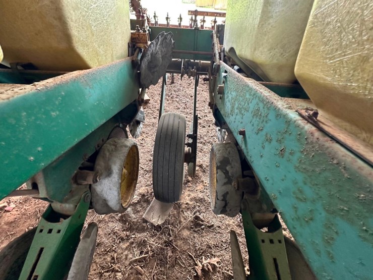 john-deere-7000-image-11