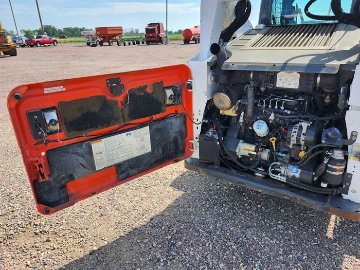 2016-bobcat-s650-image-5