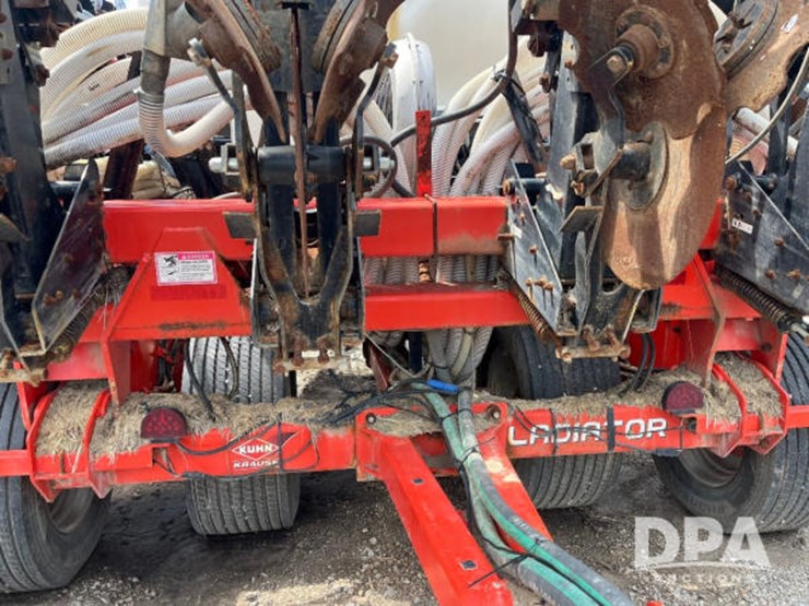 2017-kuhn-gladiator-1205-strip-till-bar-(jn2500)-image-31