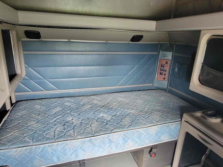 2002-international-9900-image-30
