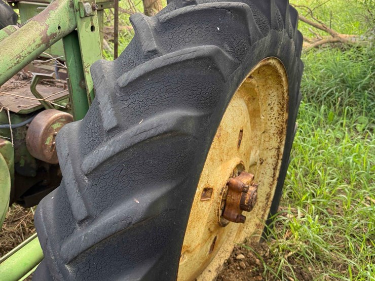 john-deere-model-b-image-9