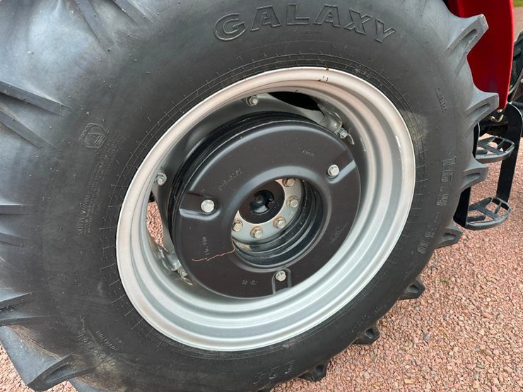 2023-case-ih-farmall-75a-image-9