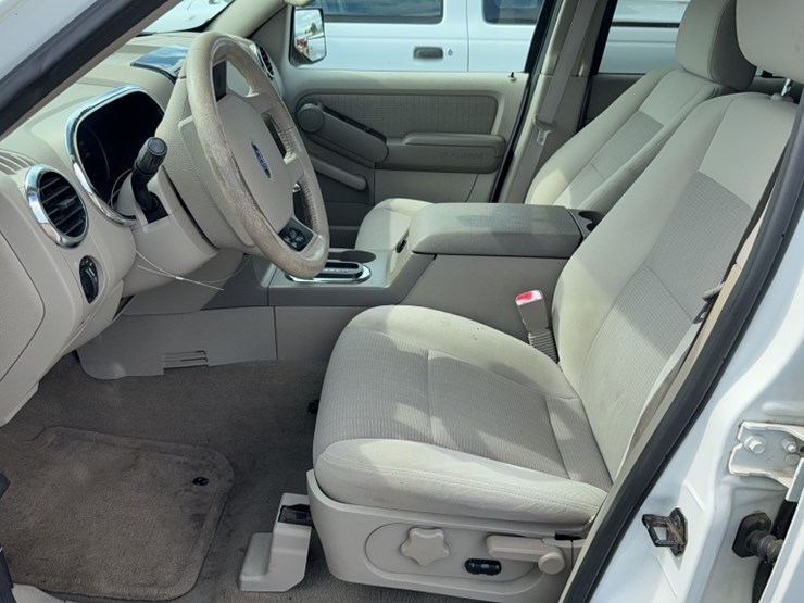 2006-ford-explorer-image-15