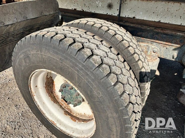 1995-mack-ch613-image-36