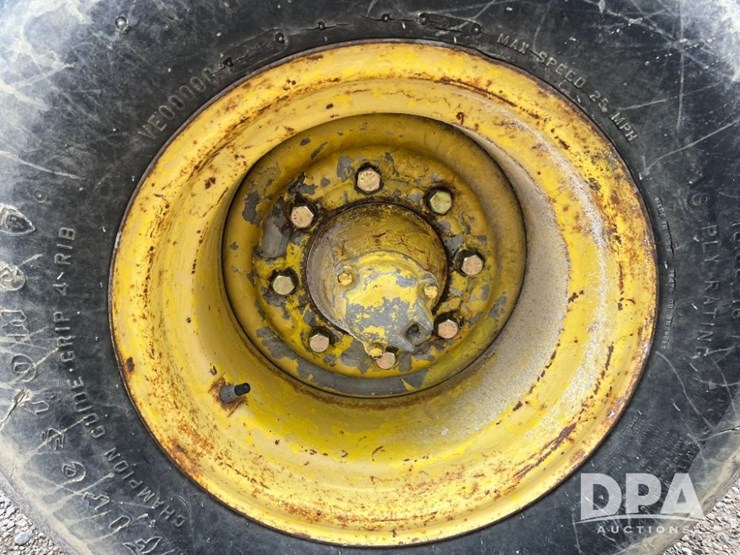 john-deere-4620-image-29