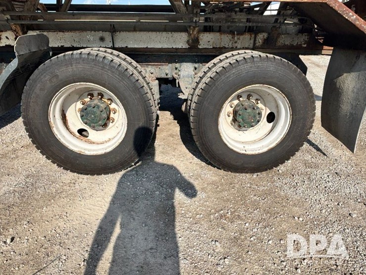 1995-mack-ch613-image-34