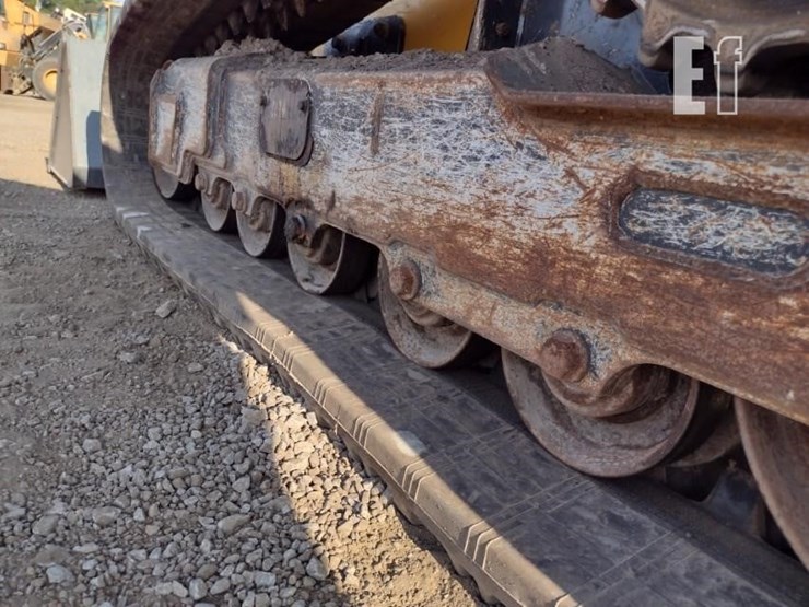 2022-deere-333g-image-23