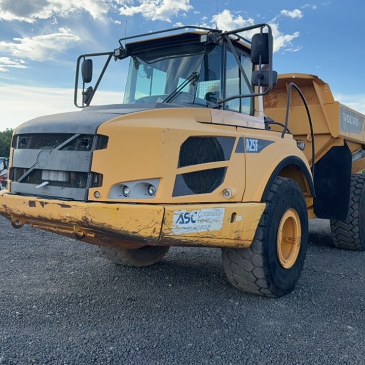 VOLVO A25F