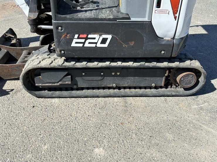 2020-bobcat-e20-image-11