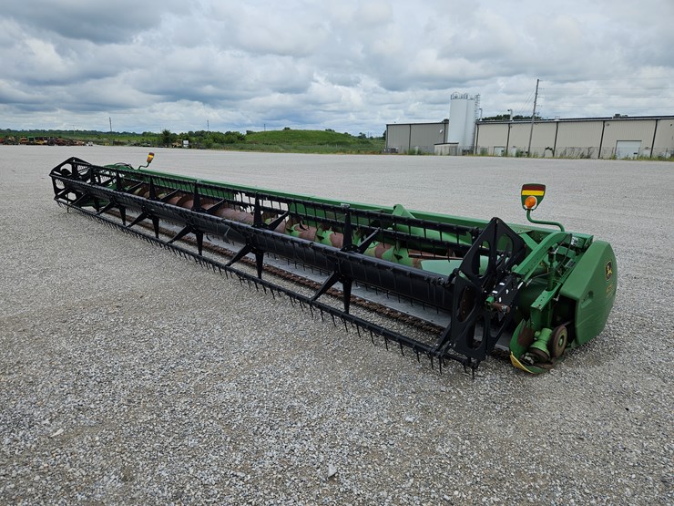 2005-john-deere-635f-image-1