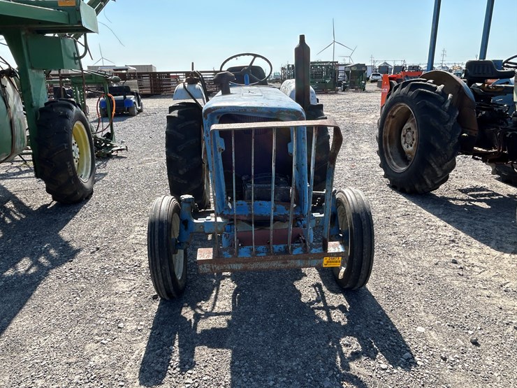 ford-1900-image-2