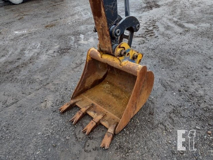 2007-deere-35d-image-22