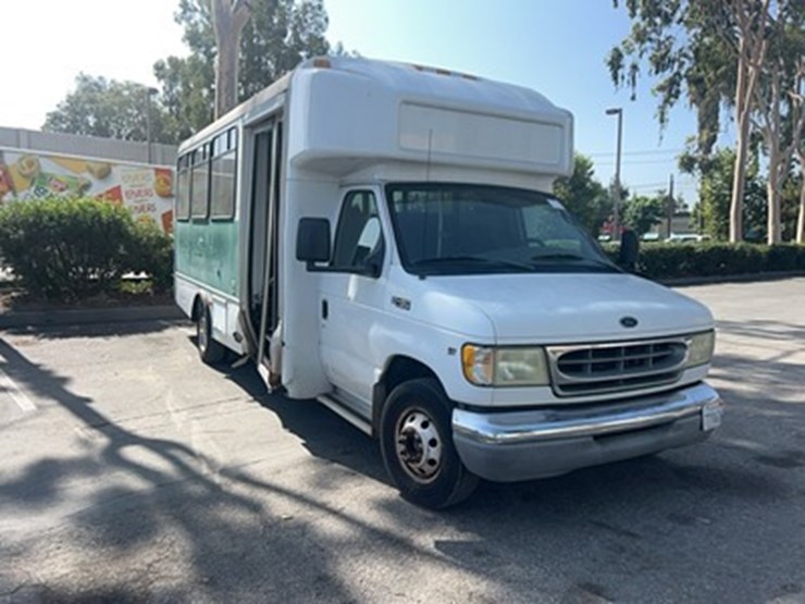 2001-ford-e450-image-1