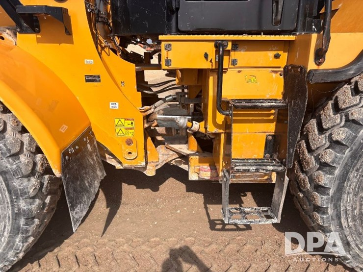 2014-caterpillar-950m-image-33